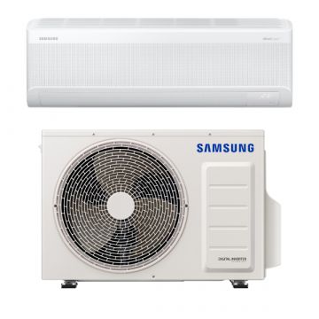 Vooraanzicht van de binnen- en buitenunit van de Samsung Windfree Elite-09 2,5kW