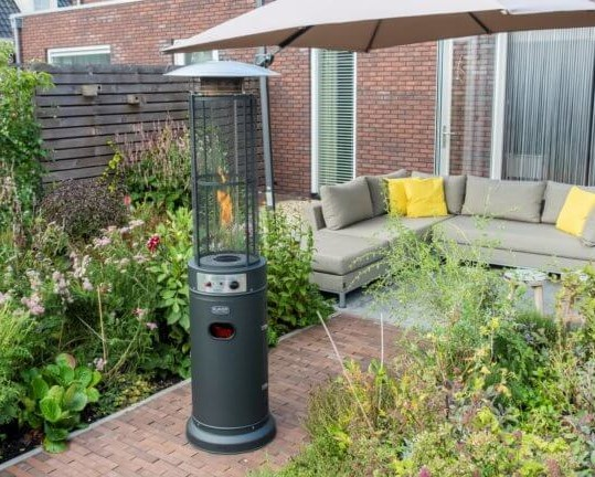 gas terrasverwarmer in tuin