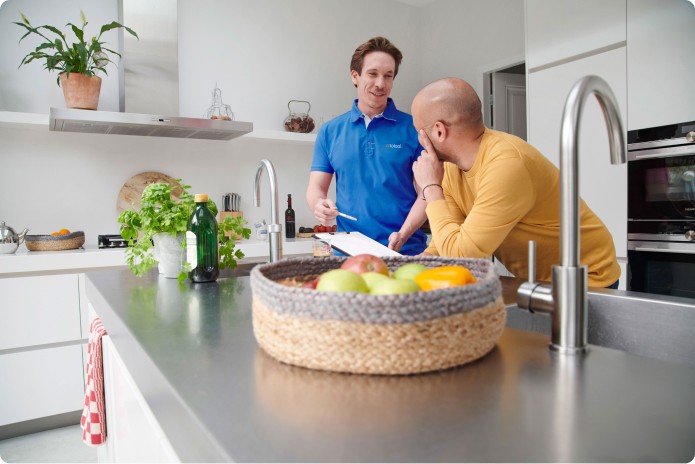 adviseur in gesprek met klant